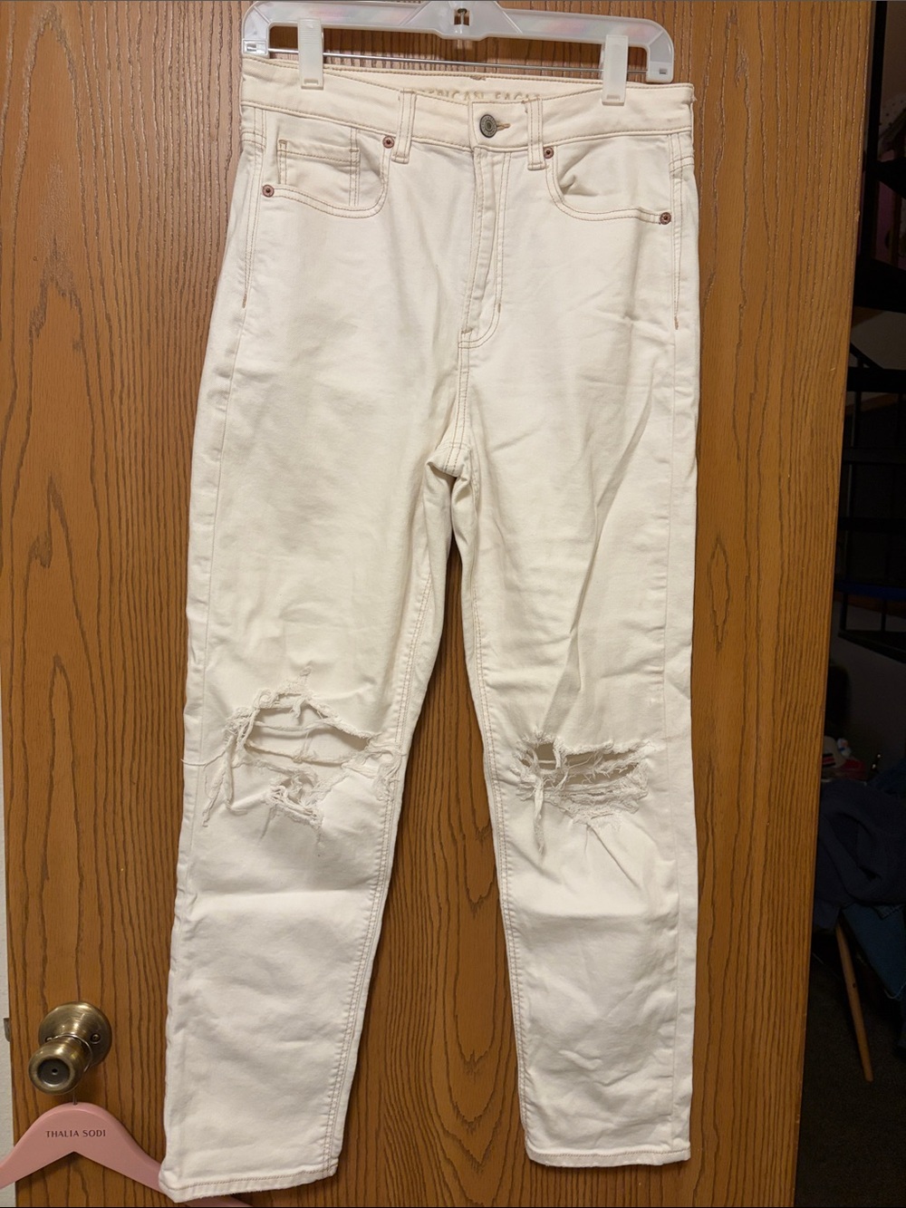 American eagle Distressed White Jeans